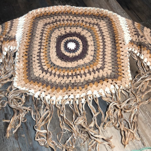 NWOT gorgeous Flook poncho top - Picture 3 of 14